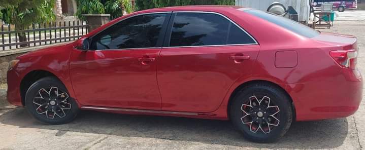 A picture of Toyota Camry 2014 model 4 sale Clean first body and