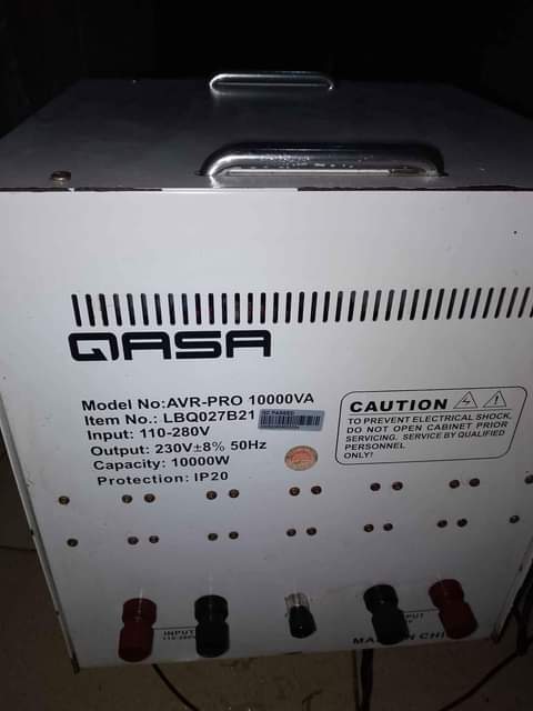 A picture of 10000w stabilizer