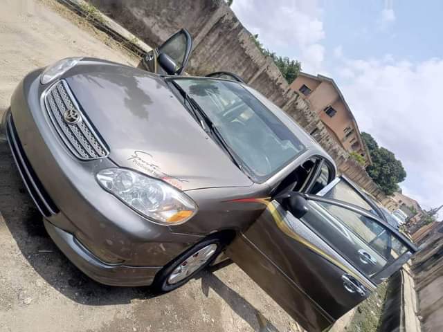 A picture of Toyota Corolla 2005 sport