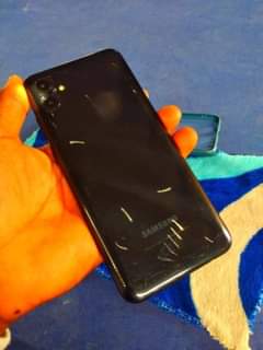 A picture of a04e samsung