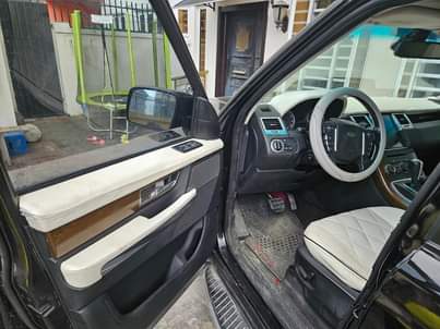 A picture of RangRover Autobiography 2010