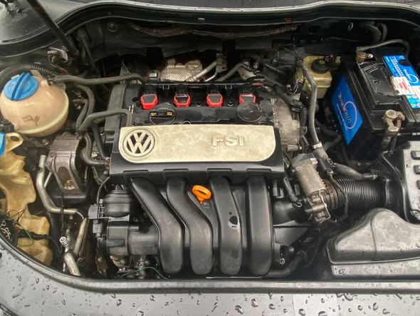 A picture of Passat FSI engine 2008