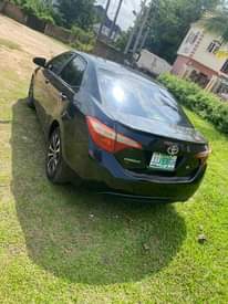 A picture of TOYOTA COROLLA 2015