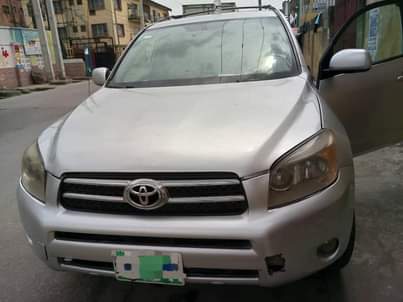 A picture of Toyota RAV4 07