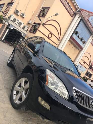 A picture of Registered Lexus Rx 330 05 Perfect condition percent guarantee nothing