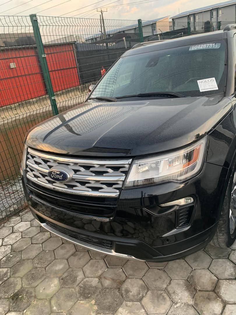 A picture of 2013 FORD EXPLORER foreign use