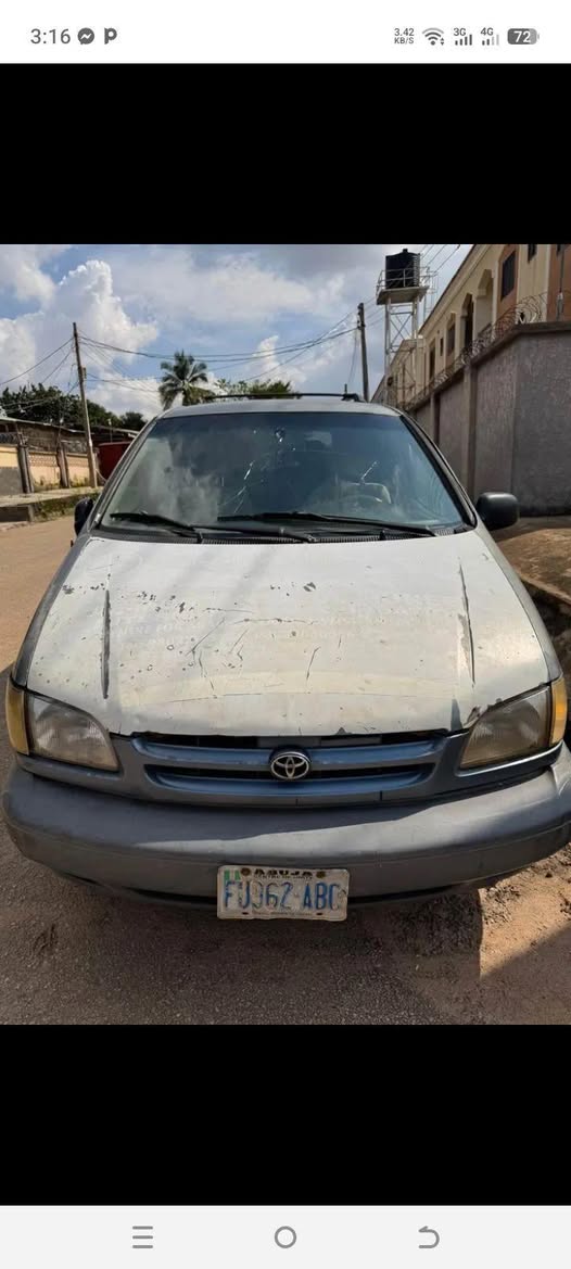 A picture of 2009 Toyota sienna