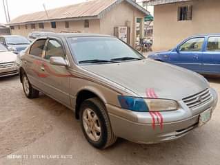 A picture of Toyota Camry 1999