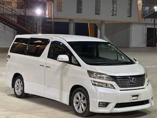 A picture of TOYOTA VELLFIRE 