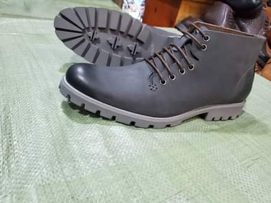 A picture of 0756181556 0776030131 for more info and delivery
