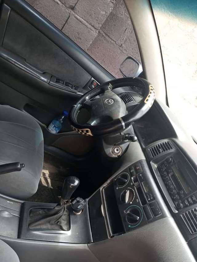 A picture of Toyota Corolla bank 2003