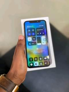 A picture of Iphone x 256Gb