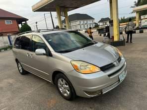 A picture of wow This is first grade Toyota Sienna 2004 model xle