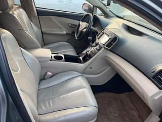 A picture of Neat registered 2010 Toyota Venza Fullest option with panoramic roof