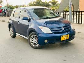 A picture of Toyota ist milion 6 9 Ipo mwanza Automatic Engine safi
