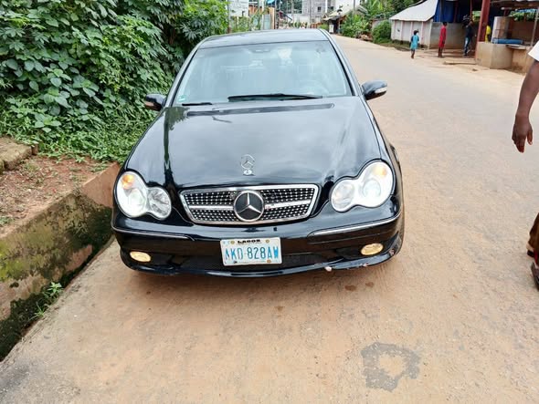 A picture of Mercedes Benz C350 4matic