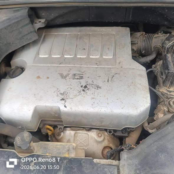 A picture of Lexus 350