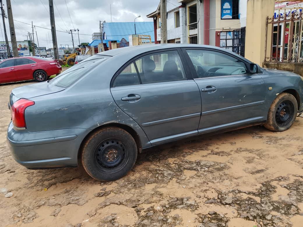 A picture of Toyota aveness 07079955578