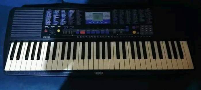 A picture of Keyboard PSR 190