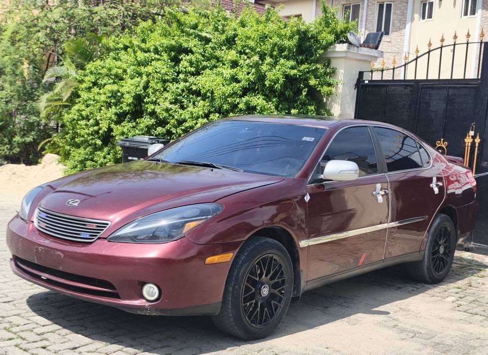A picture of 2005 Lexus ES 330