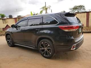 A picture of 4 months used Toyota Highlander 2016 Model