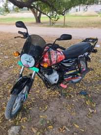 A picture of Boxer cc 125 Inauzwa ipo kawe bondeni PG 0769311974