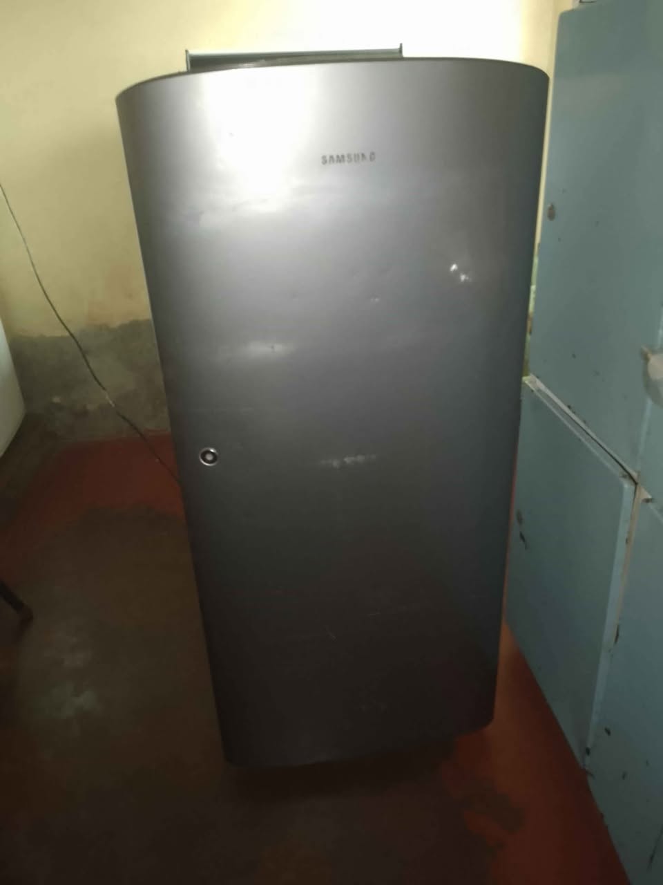 classifieds/fridges