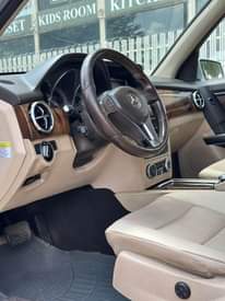 A picture of 2013 clean Nigeria used GLK350 with duty going for 15