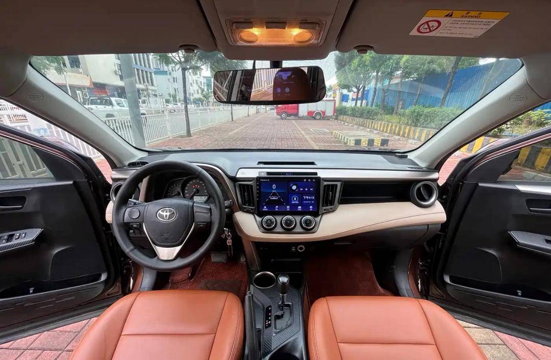 A picture of Toyota rav4