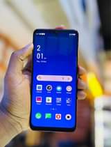 A picture of OPPO F15