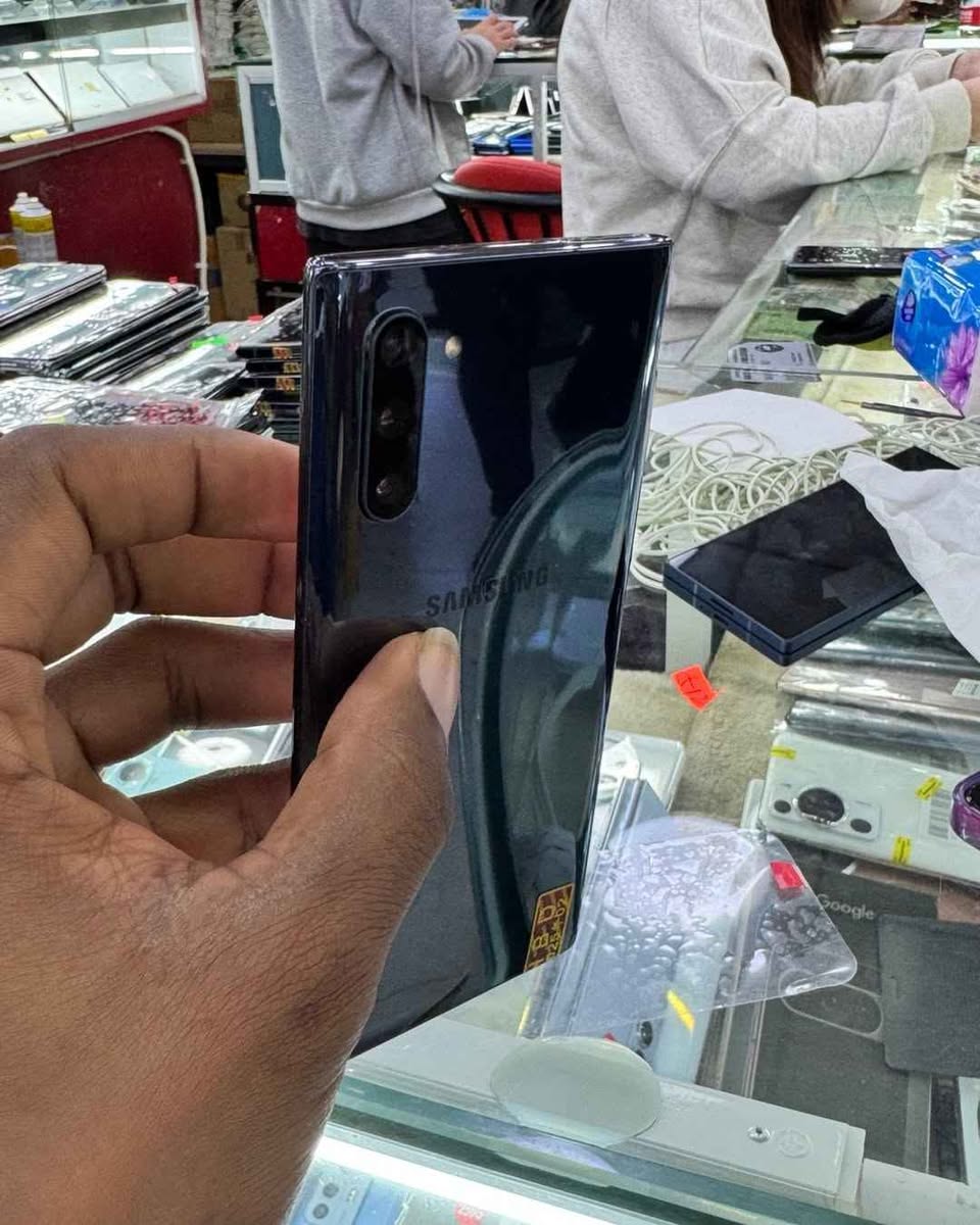 A picture of SAMSUNG GALAXY NOTE 10