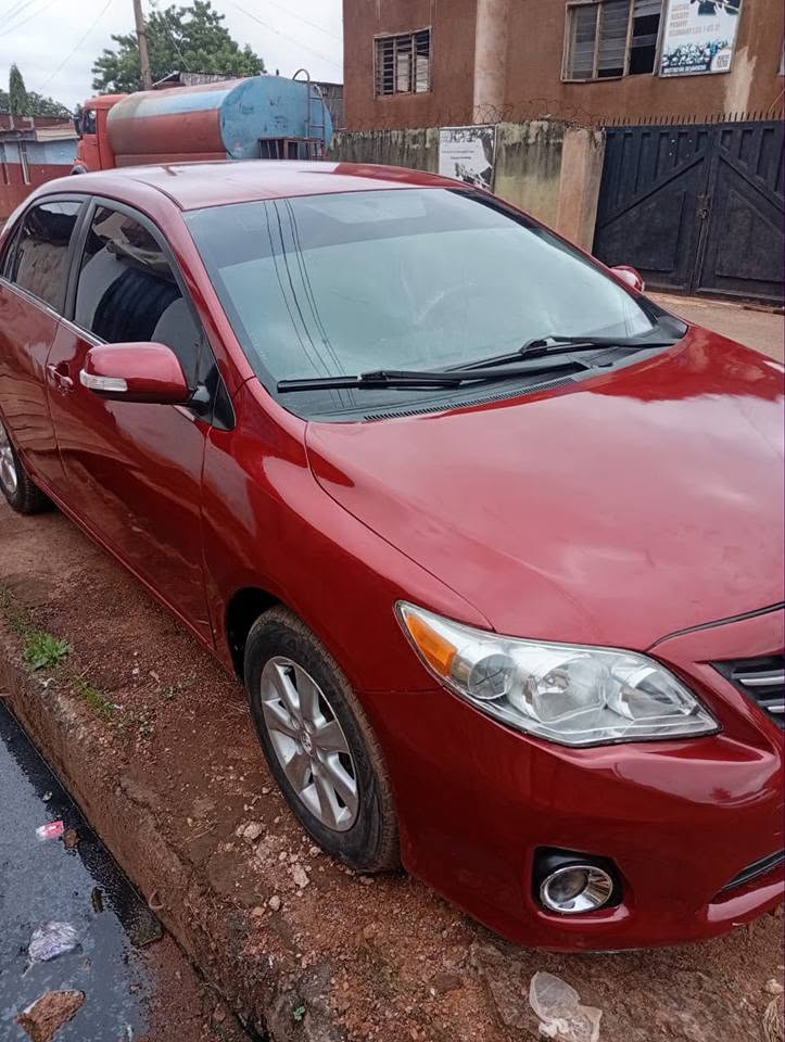 A picture of 2013 toyota corolla manual