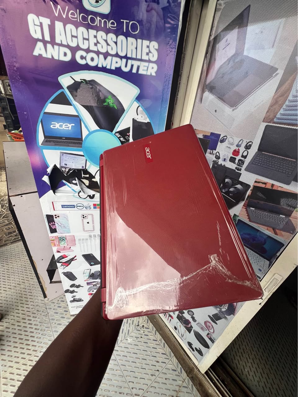 A picture of Acer 4gig ram 320gig space