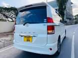 A picture of TOYOTA NOAH
