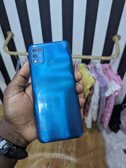 A picture of Infinix hot 11play...120000tsh