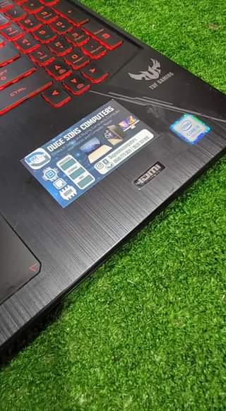 A picture of Asus tup pc core i5