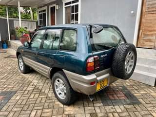 A picture of Toyota rav 4 kaliiiii Call 0659 75 12 95