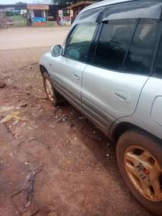 A picture of Toyota RAV4 Old Model Nipo nayo moro MJINI Bei Mil