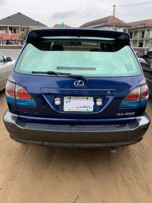 A picture of Nigeria nearly used 2002 Lexus RX300 Belgium standard First body