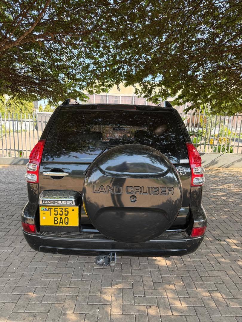 A picture of TOYOTA LANDCRUISER PRADO