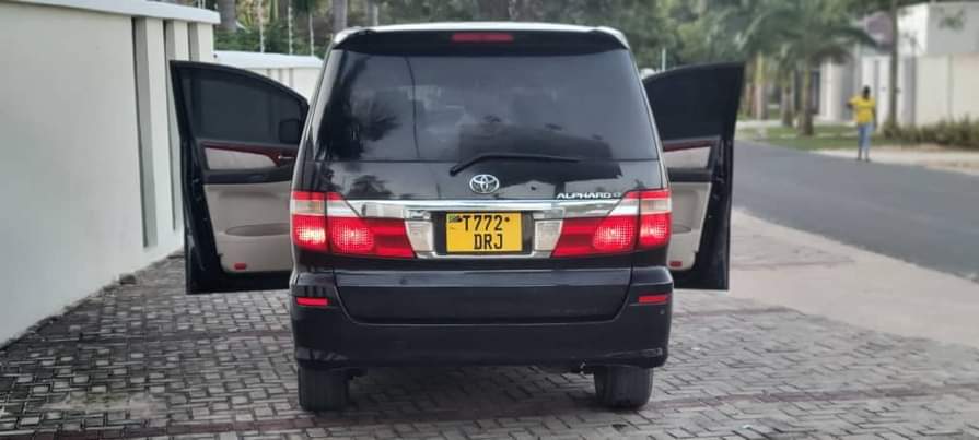A picture of TOYOTA ALPHARD BEI MILIONI 14
