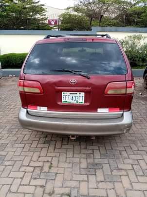 A picture of Sienna 2000 model buy and drive