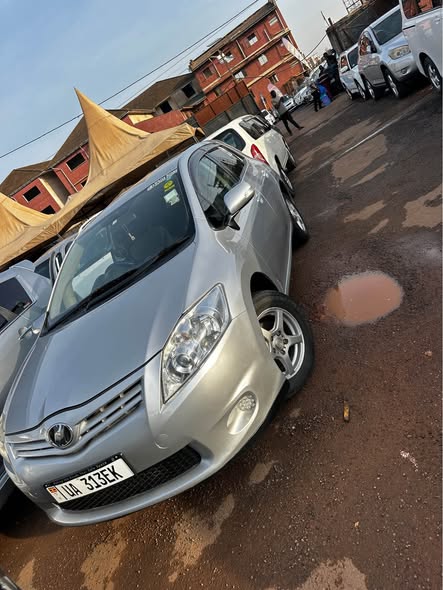 A picture of Toyota Auris 2012