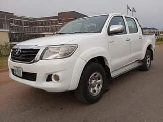 A picture of Clean 2012 manual Hilux 12 8m