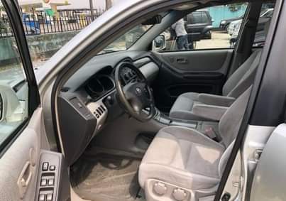 A picture of 2003 model extremely super clean TOYOTA HIGHLANDER for sale Price