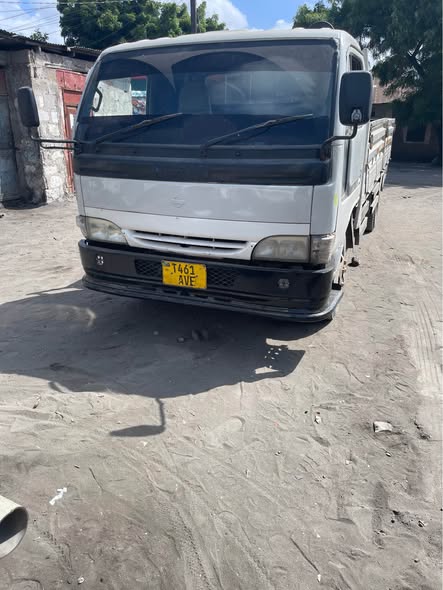 A picture of Nissan Atras