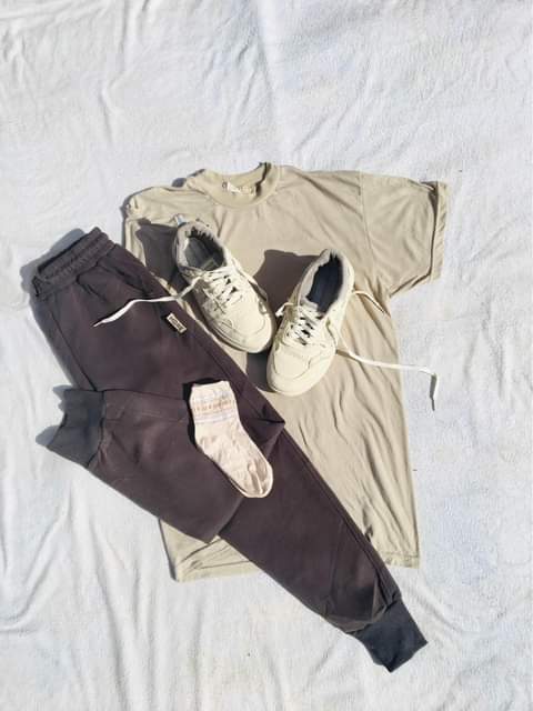 Buy &.