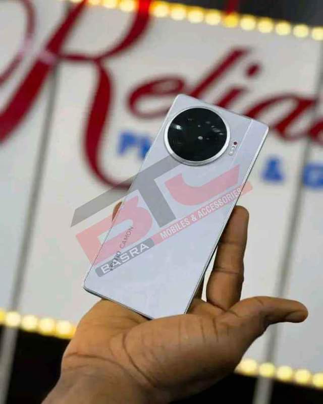 A picture of Tecno camon 30pro 5G At cheap price Storage 512gb 24gb