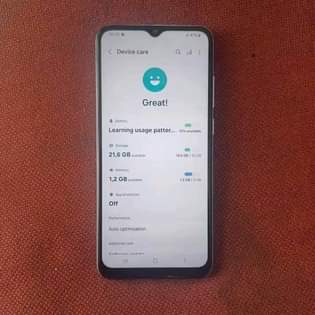A picture of Samsung a04e haina shida yeyote na sio ya mkopo internal