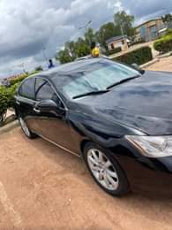 A picture of 2008 Es350 Clean Sound engine Tesla screen Gear is 95